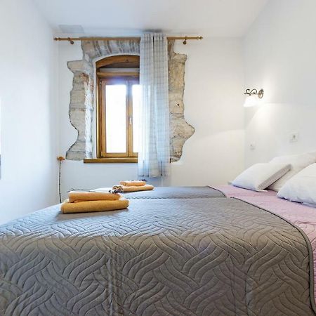 Cozy Apartment 10 Min From The Beach Pula Exterior foto