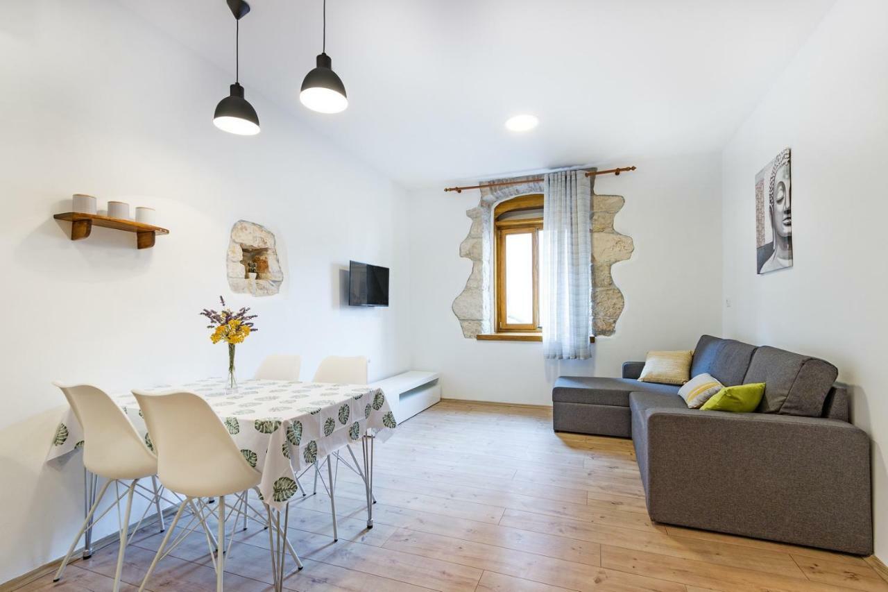 Cozy Apartment 10 Min From The Beach Pula Exterior foto
